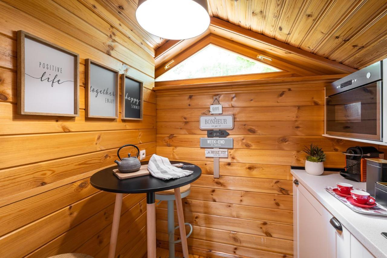 Espléndida cabaña de madera frente al río Ter Camprodon Exterior foto